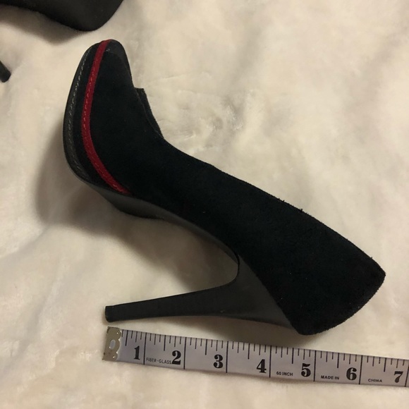 2LipsToo stilettos. - Picture 4 of 5